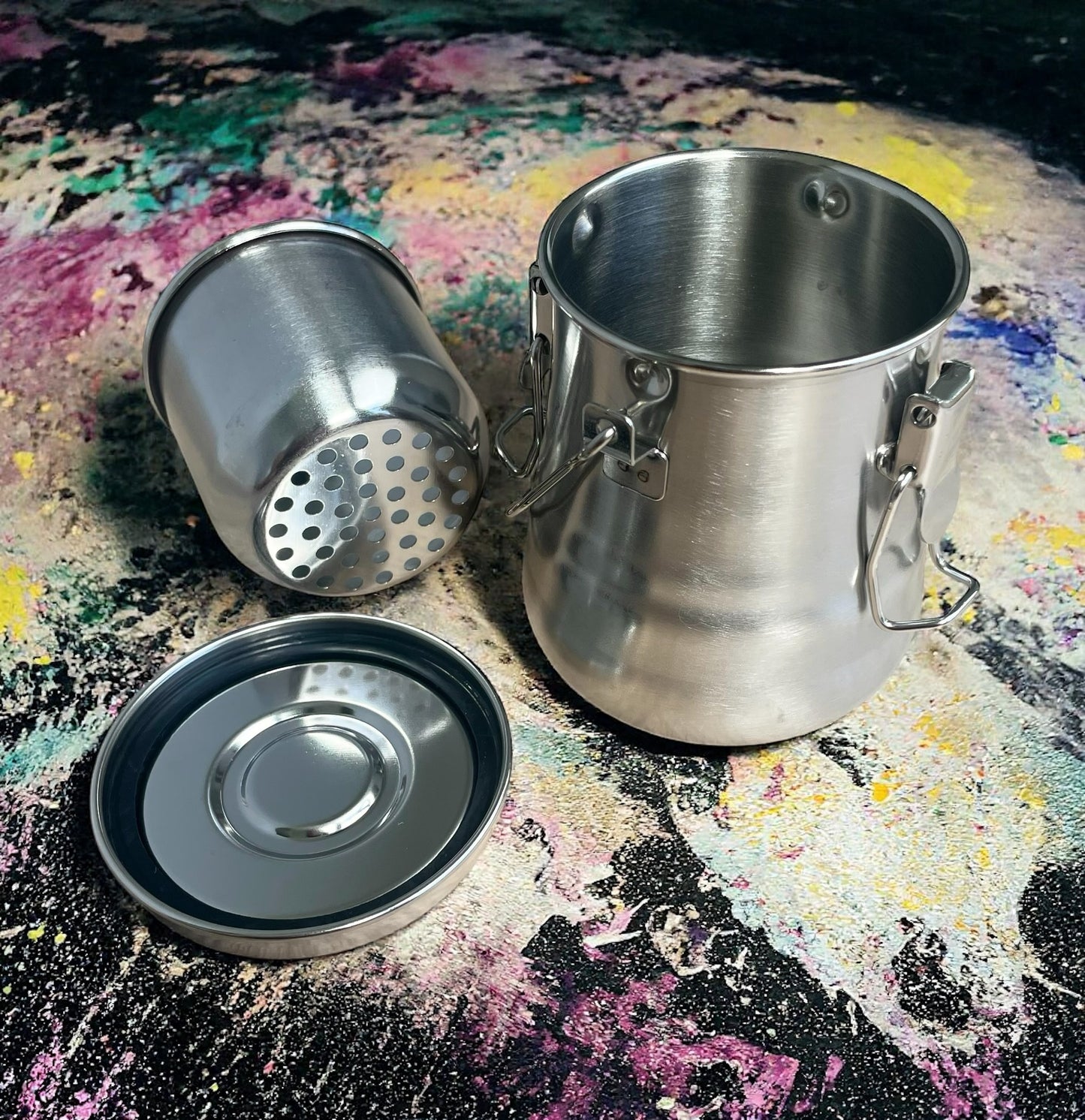 Large steel brush washer with sealing lid