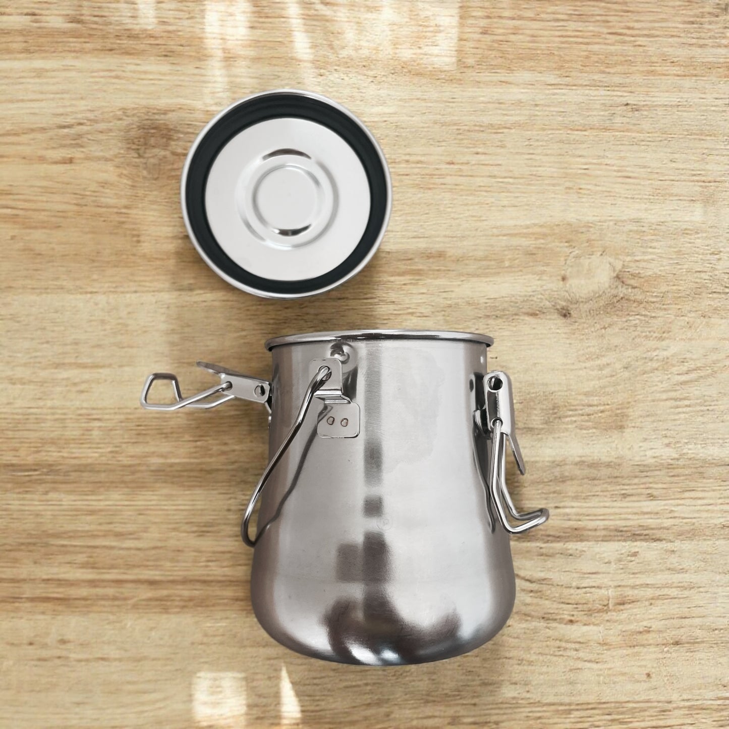 Large steel brush washer with sealing lid