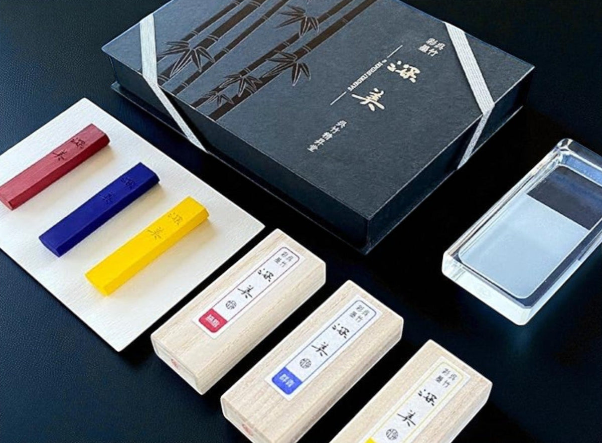 Kuretake SAIBOKU SHIMBI Set of 3 Inksticks & Glass Inkstone