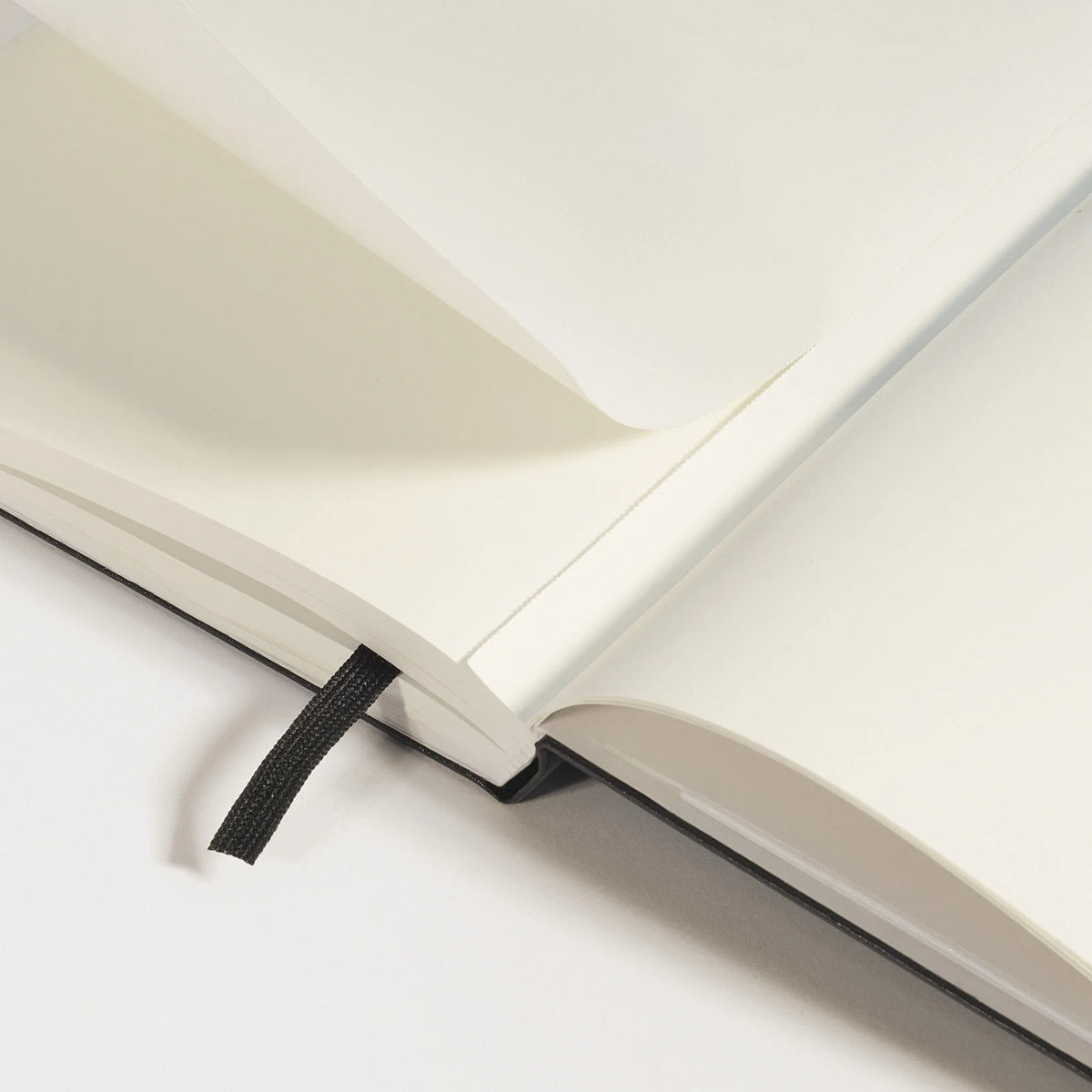 Leuchtturm1917 Hardcover Notebook Large A4+ Slim Blank